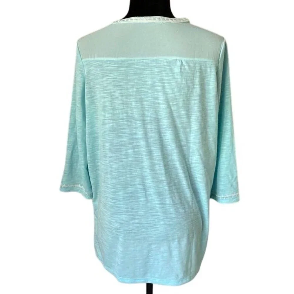 Urban Outfitters small Embroidered 3/4 Sleeve Top V Neck EUC - Picture 2 of 8